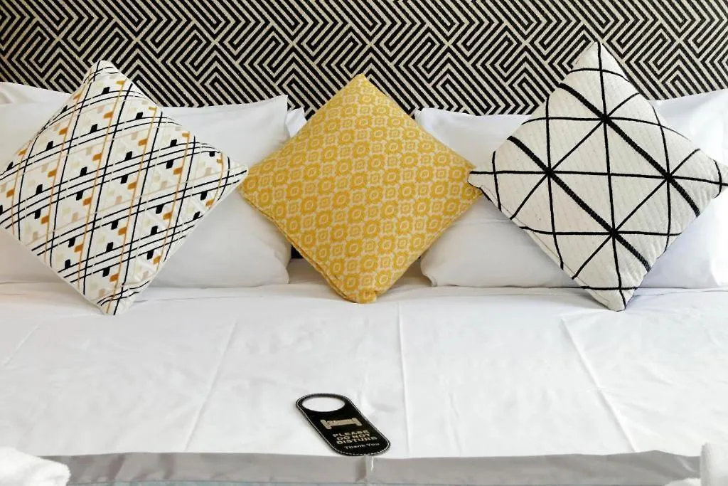 Della Croce Rooms Rome Italy