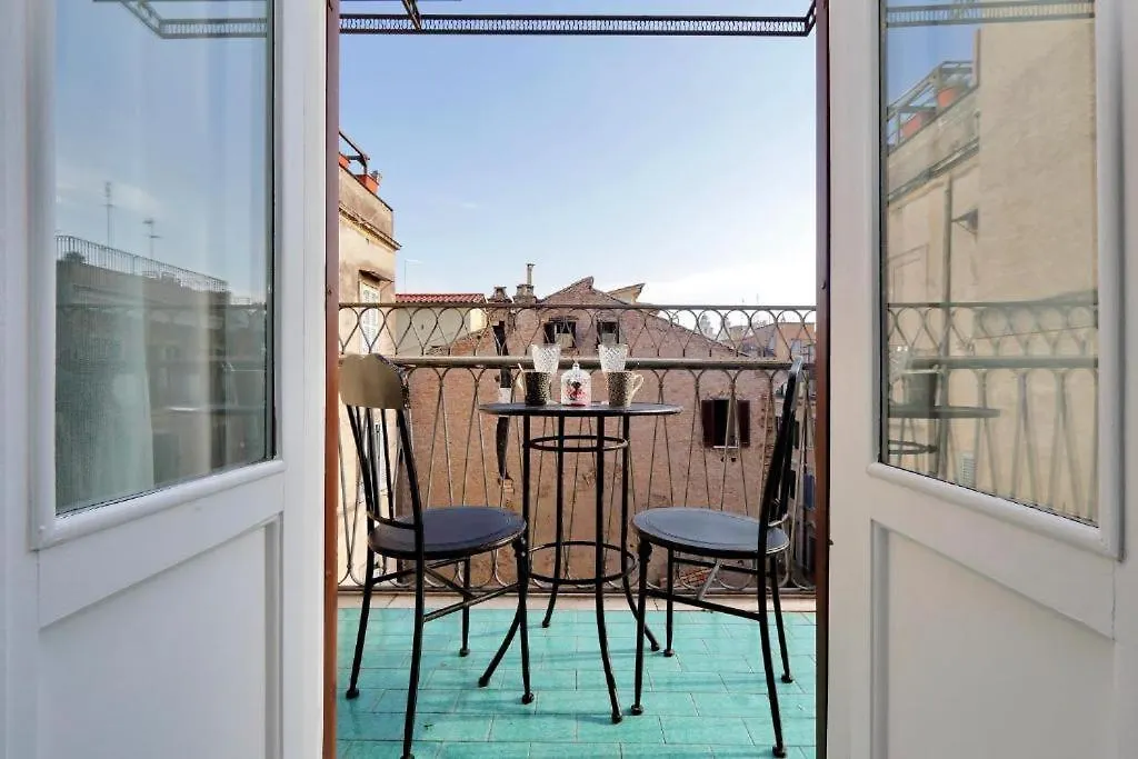 Guest house Della Croce Rooms Rome