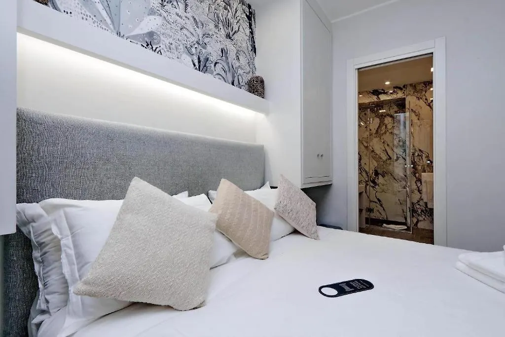 Guest house Della Croce Rooms Rome