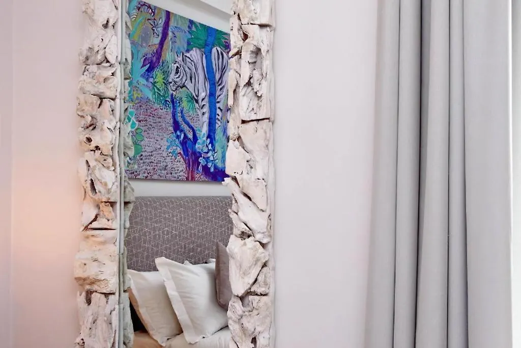Della Croce Rooms Rome Italy